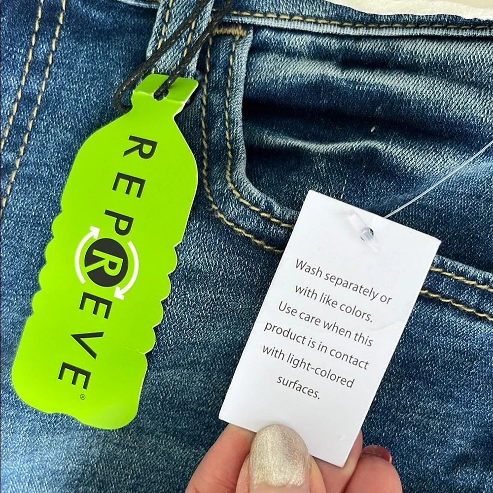 New SO super high-rise ultimate jegging with Modern Distressing - Picture 4 of 16
